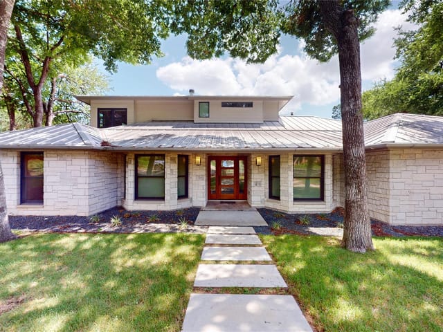 3102 Foxfire DR