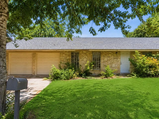 3103 Catalina DR