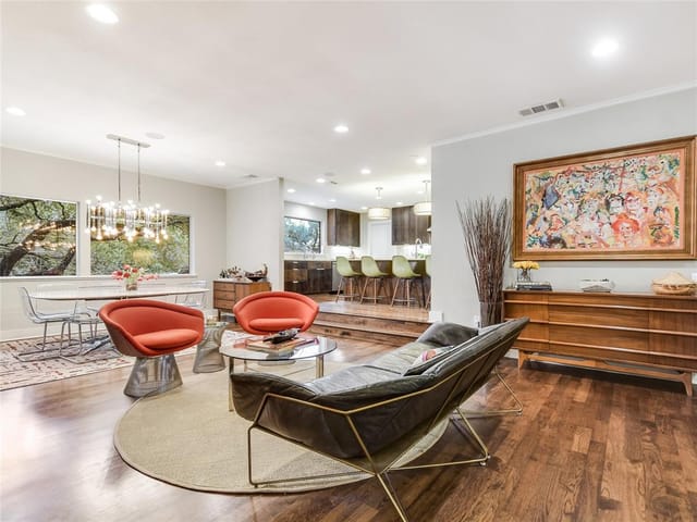 3103 Perry Ln