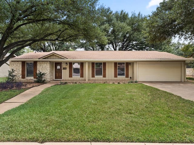 3103 Skylark DR