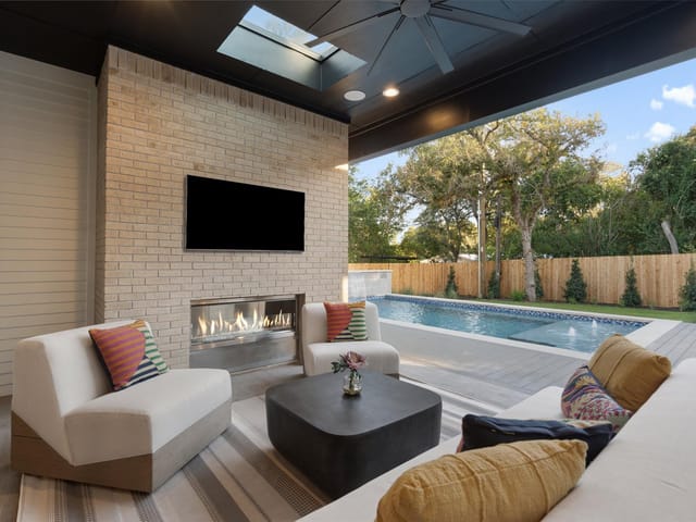 3103 White Rock Dr