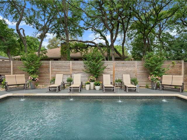 3104 Brightwood Dr