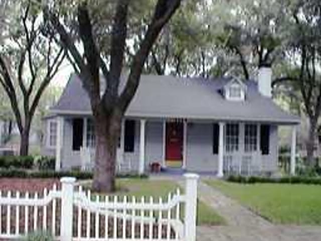 3105 BONNIE RD