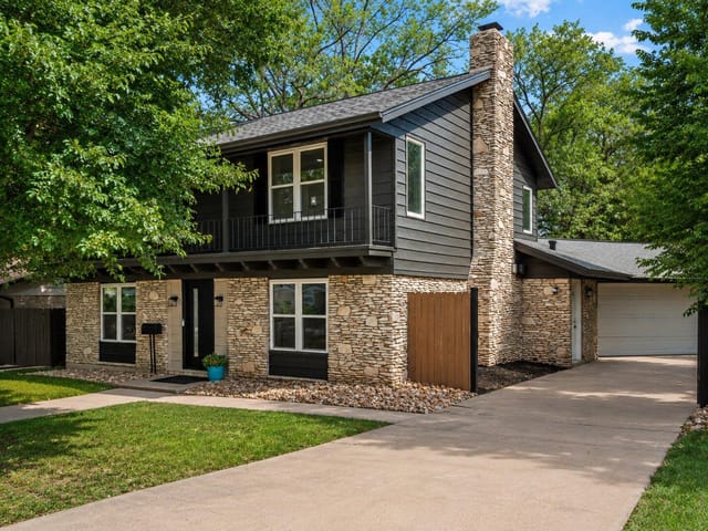 View 3105 Borden RD in Allandale Terrace Sec 02 3105 Borden RD - property photo 1 - Luxury home in Allandale Terrace Sec 02, Austin, TX