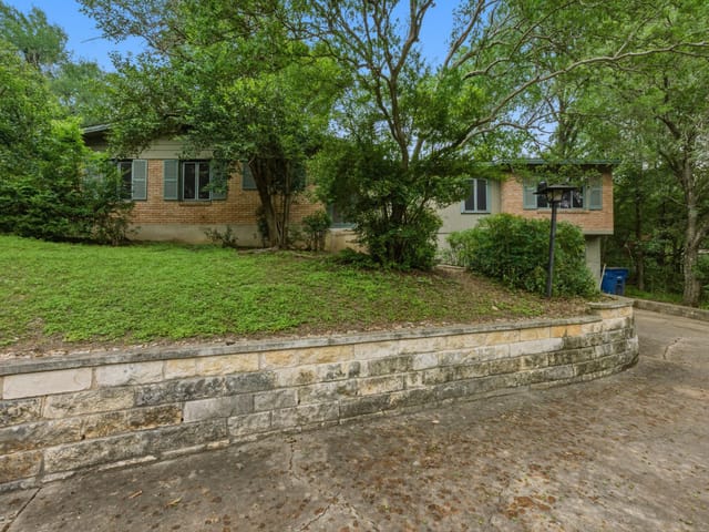 3105 Crestvale DR