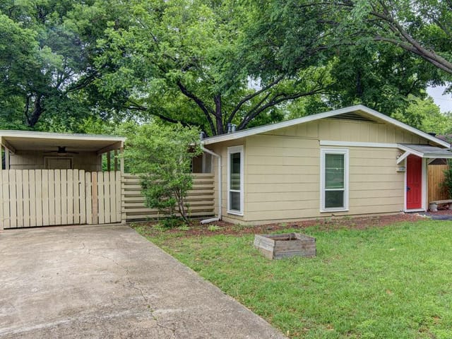 3105 Fontana Dr