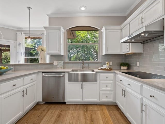 3105 Lomita Dr