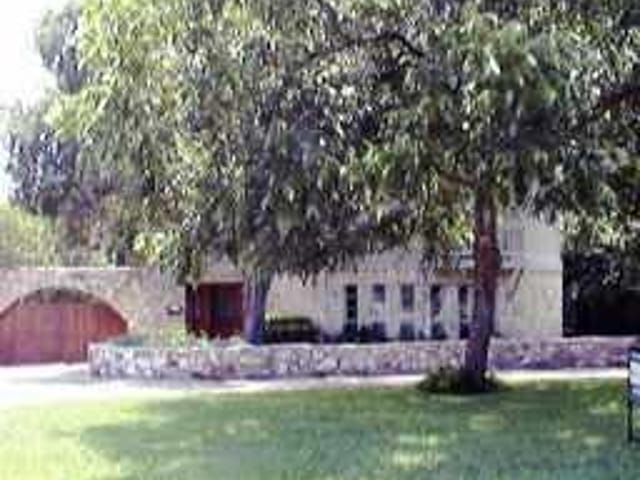 3105 PERRY LN