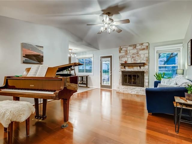 3106 Evanston Ln