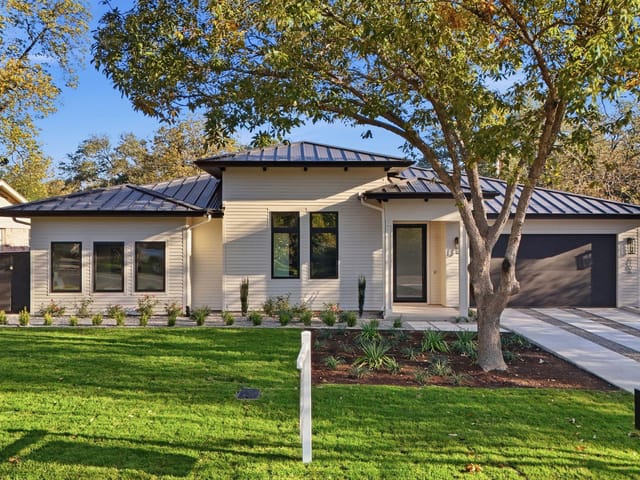 3106 Greenlawn PKWY