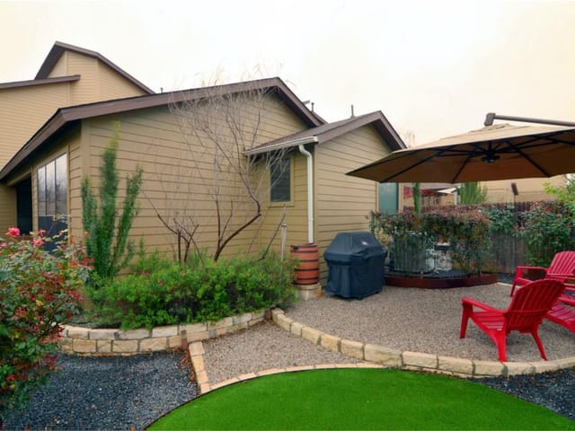 3108 Corbin Ln
