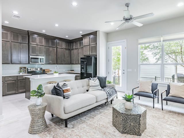 3108 E 51st ST Unit #1101