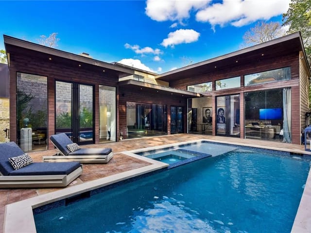 311 LAUREL VALLEY Rd