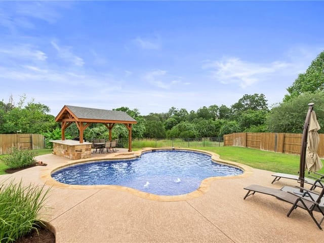 311 Littleton Dr