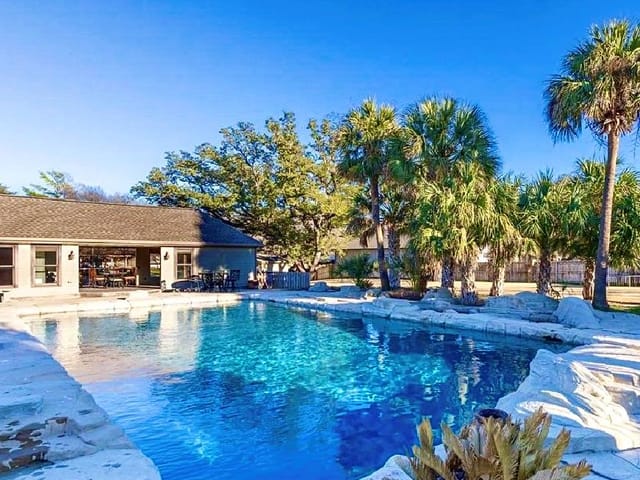 311 Oleander DR