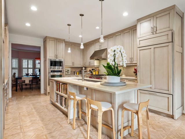 311 Ridgewood RD
