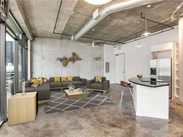 311 W 5th St Unit #706