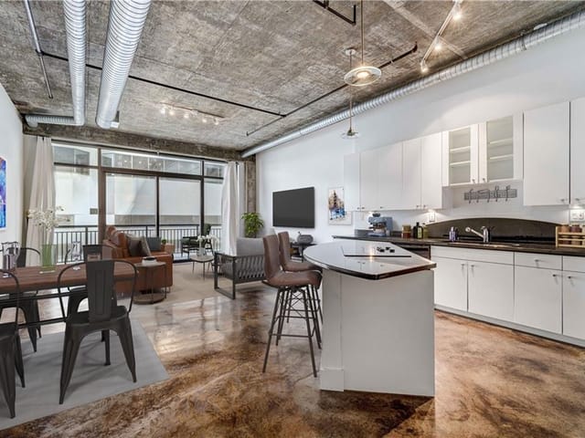 311 W 5th St Unit #707