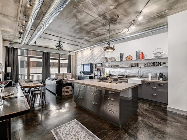 311 W 5th St Unit #807