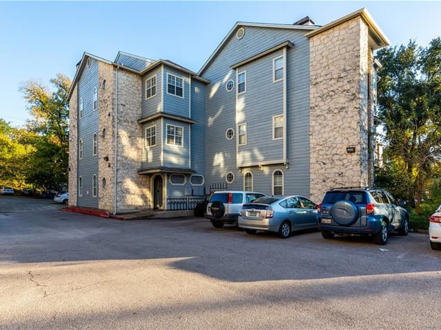 3111 Tom Green St Unit #306