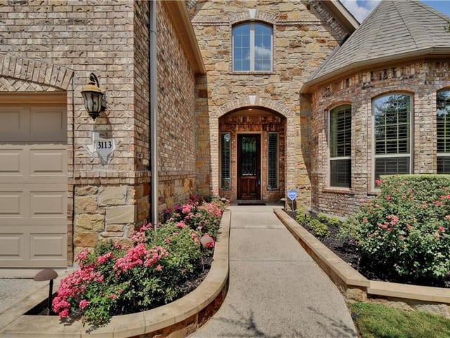 3113 Rabbits Tail DR