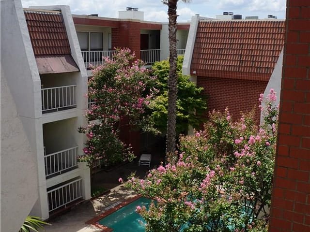 3115 HELMS St Unit #101