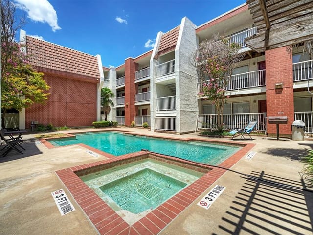 3115 Helms ST Unit #210
