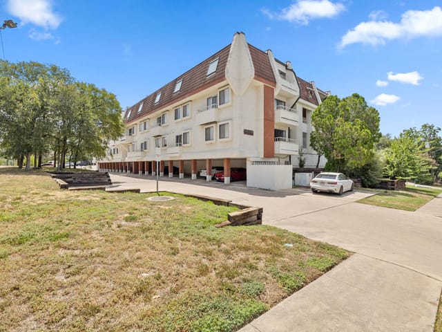 3115 Helms ST Unit #212