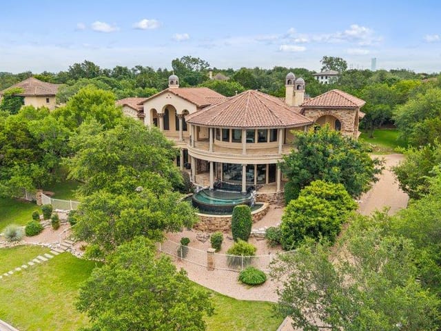 312 Camino Arbolago