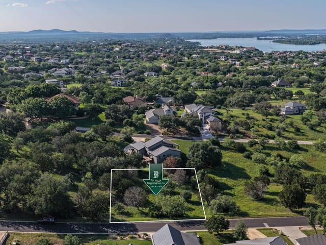 312 Hideaway CT