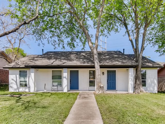 312 W William Cannon Dr Unit #A & B