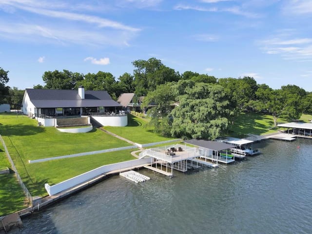3120 River Oaks DR