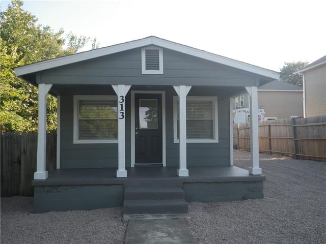 313 Blackson Ave