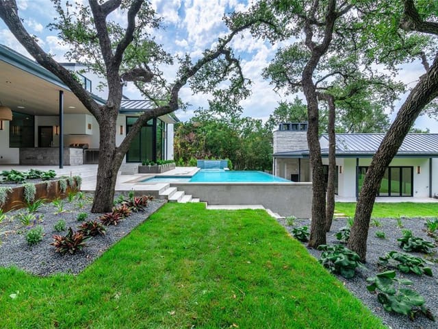 313 Eanes School Rd