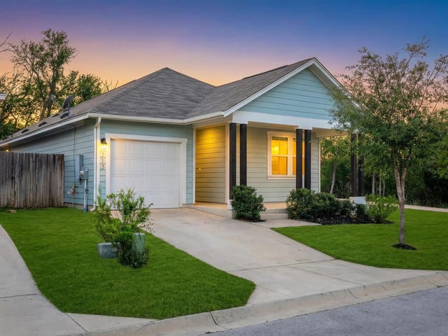 313 Michaelis Dr