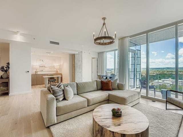 313 W 17th St Unit #1404