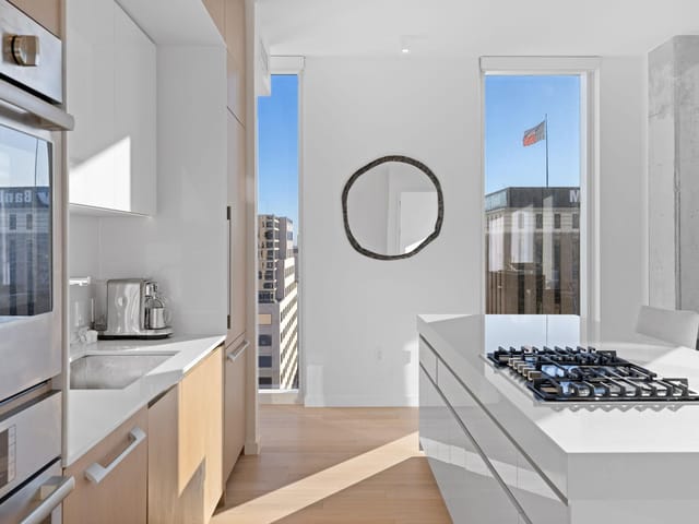313 W 17th St Unit #1605