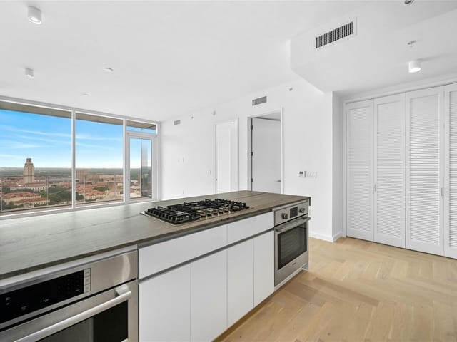 313 W 17th ST Unit #1702