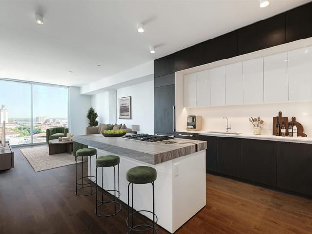 313 W 17th St Unit #1703