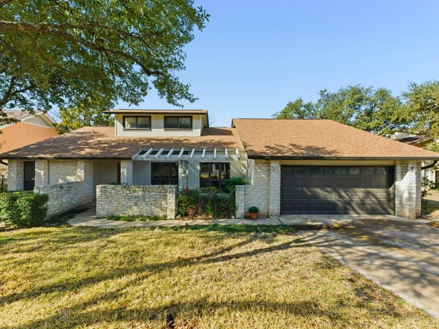 3135 Eanes CIR