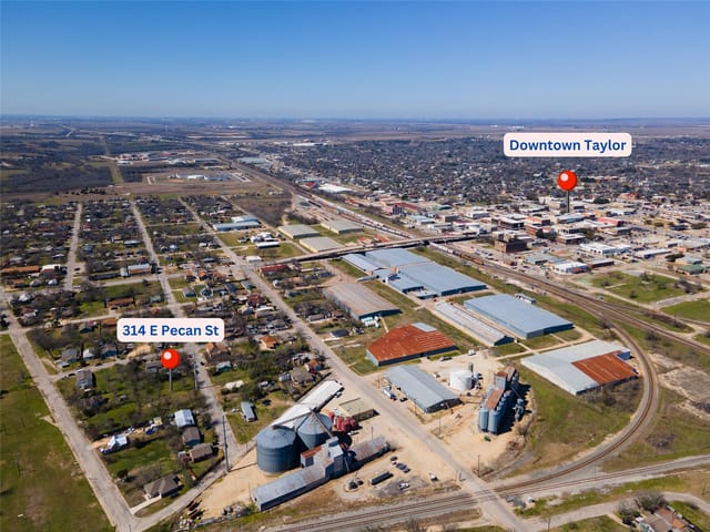 314 E Pecan St