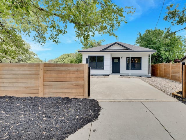 314 Saxon LN