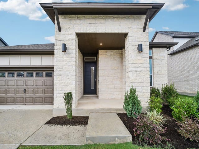 315 San Saba DR