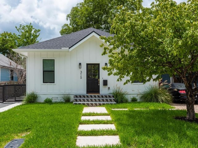 315 W 37th