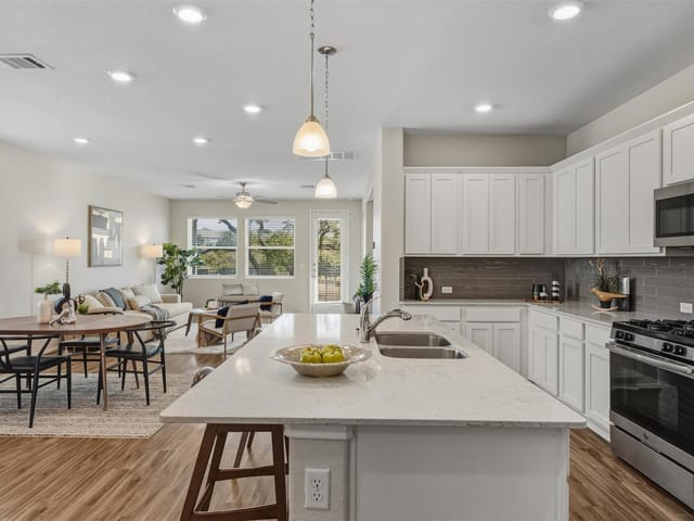 316 Montauk Loop