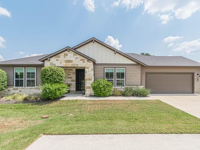318 Dancing Oak Ln Unit #104