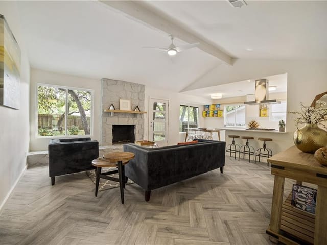 318 Meadow Lea Dr