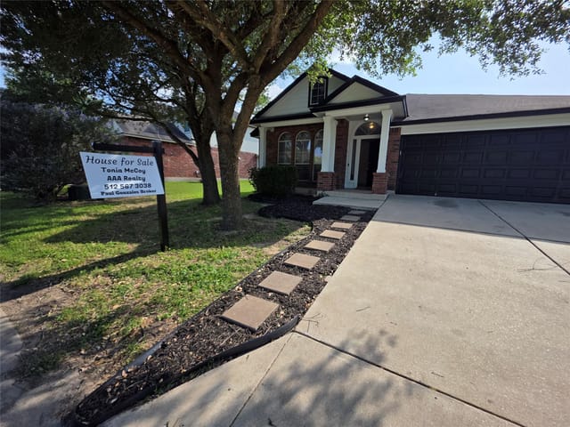 319 Riverwalk DR