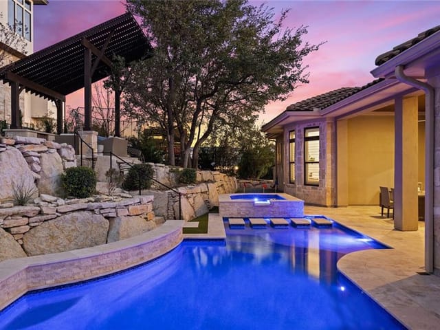 320 Bisset CT