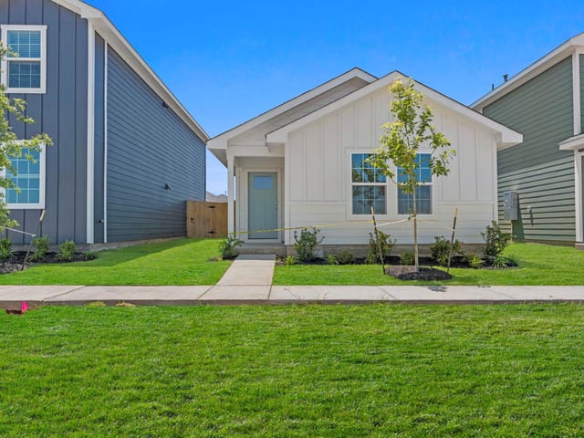 320 Nizao LN